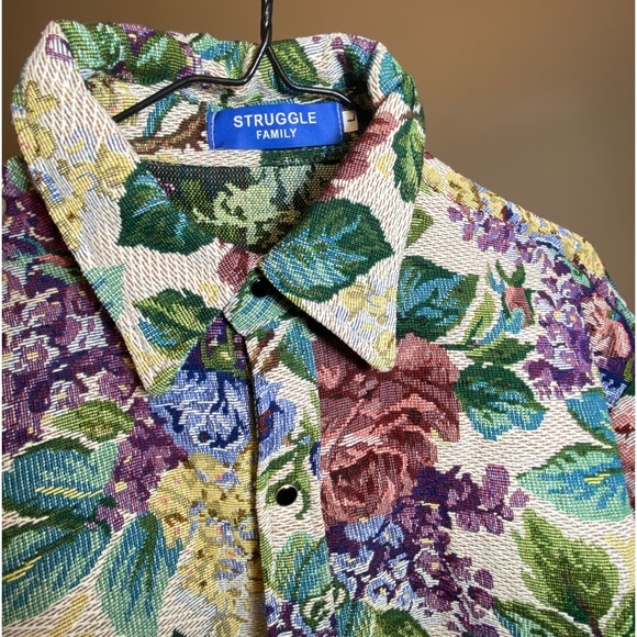 M floral button up - Picture 4 of 4